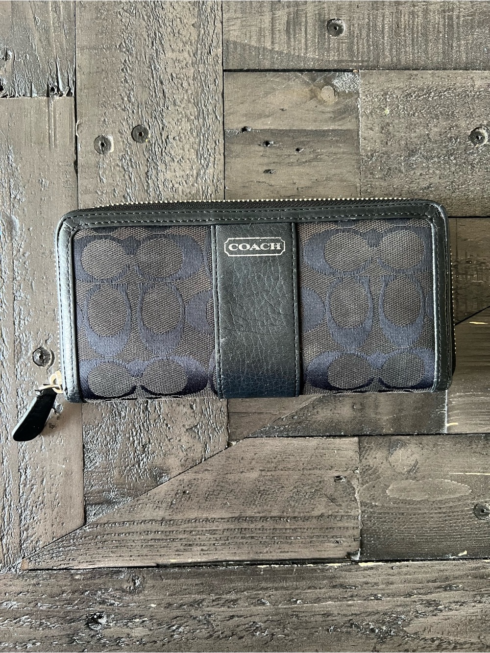 Coach signature accordion zip around wallet